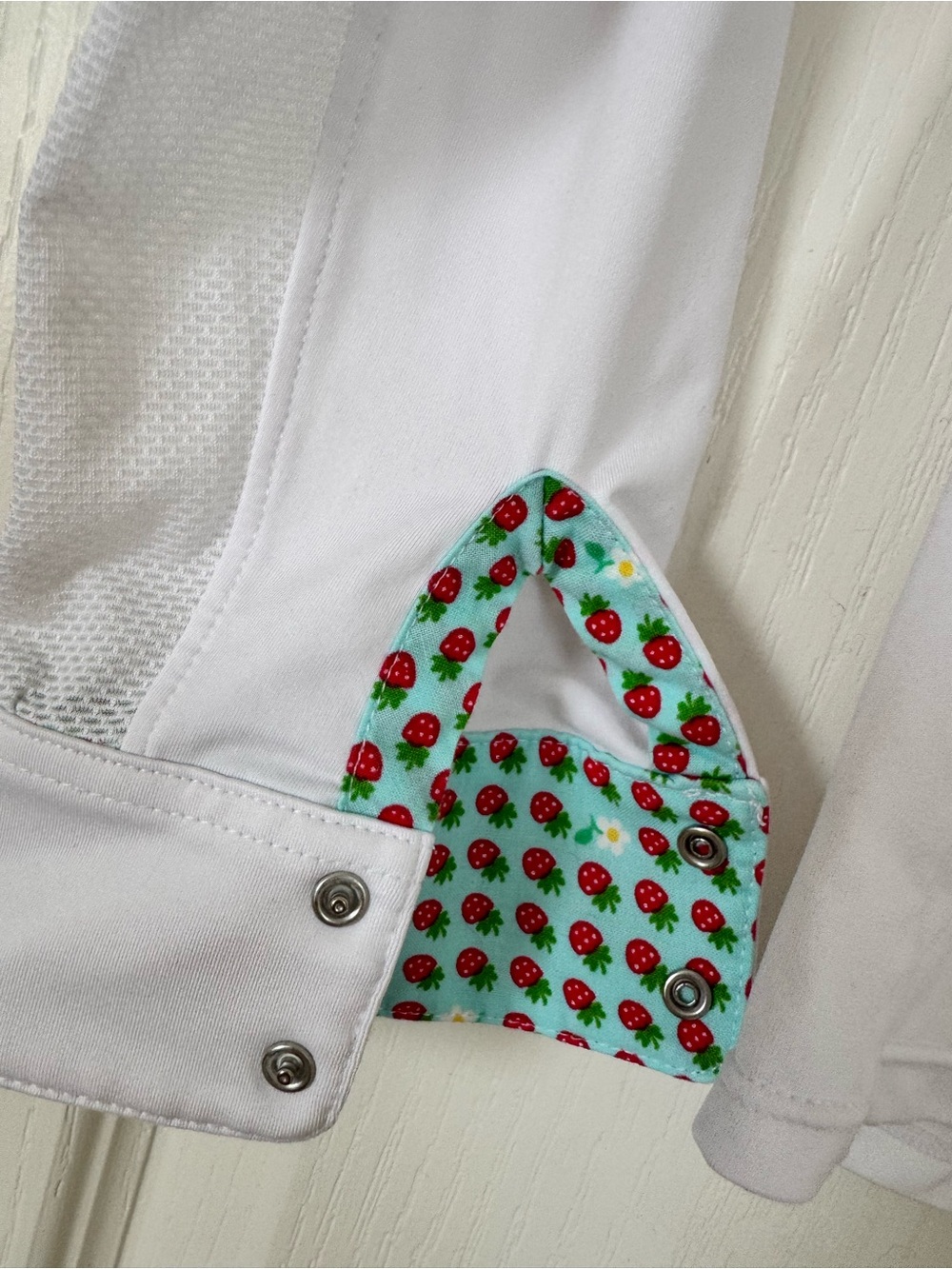 RJ Classics Maddie Jr Horse Show Shirt Girls Medium 8-10 White Strawberry Trim - Picture 2 of 7